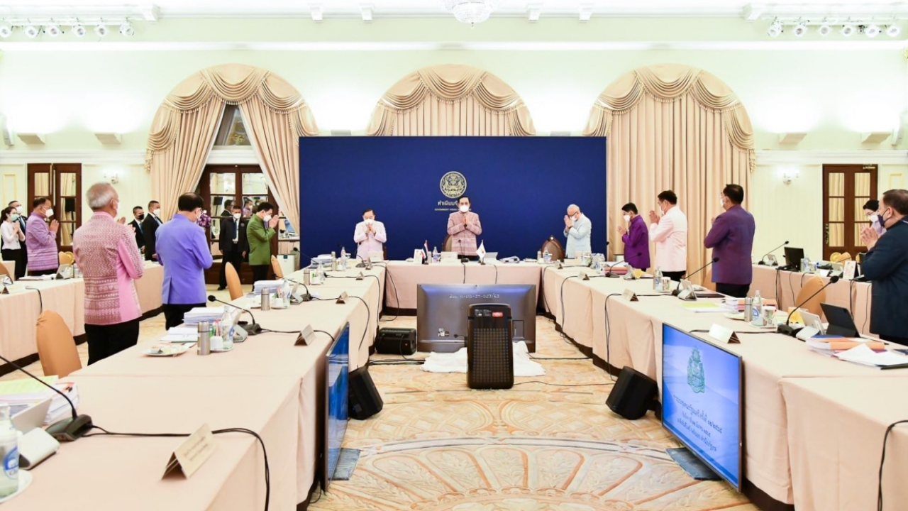 ฟื้นครัว ครม. นายกฯ ล้อมวงกินข้าวร่วมรัฐมนตรี แจงทุกคนตรวจ ATK กันเกือบทุกวันแล้ว