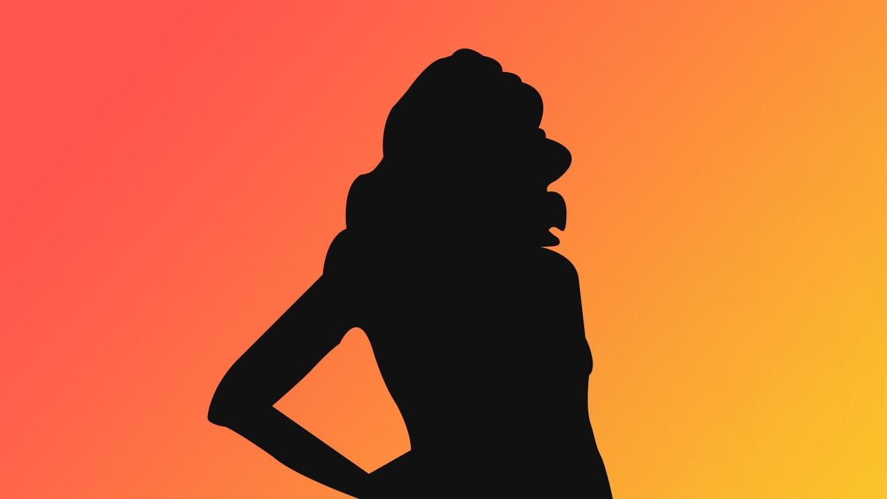 ใครกัน น้องนางเอกฮอตเว่อร์ แอบซุกแฟนดาราหล่อ สร้างกระแสกับพระเอกรุ่นพี่