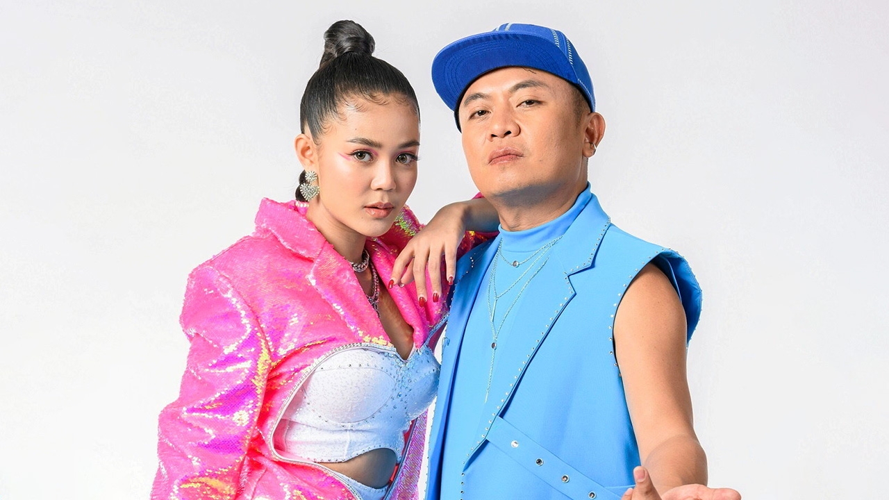 “อี๊ด โปงลาง” แท็กทีม “ลำไย ไหทองคำ” ระเบิดความมันส์ ซิงเกิล “ไมโครเวฟ”