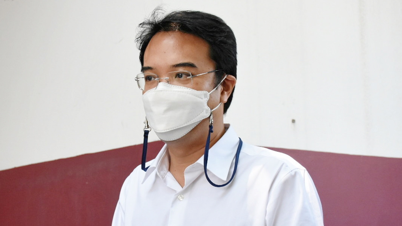 ตำรวจบุกคอนโดหรูสุขุมวิทค้นห้องเชือดปริญญ์ เผยมีเหยื่อแจ้งแล้ว 14 ราย