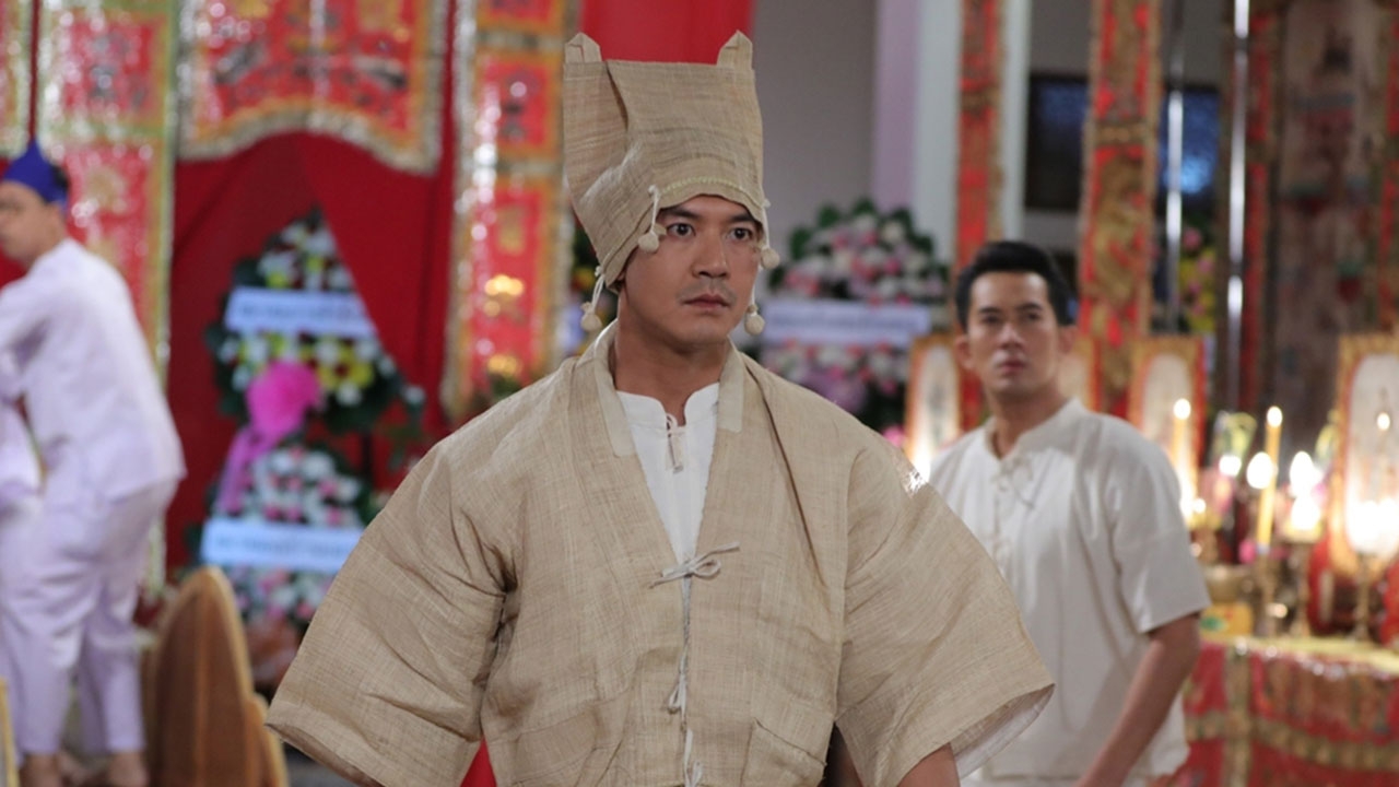 กรงน้ำผึ้ง EP.1 เริ่มต้นสืบหาความจริง การตายอย่างมีเงื่อนงำของผู้นำตระกูลเตียว