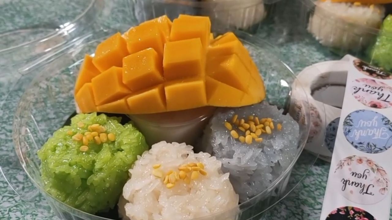 ข้าวเหนียวมะม่วงขายดี สาวสตูลแพ็กขายบนเฟซบุ๊ก ออเดอร์เข้าทำแทบไม่ทัน