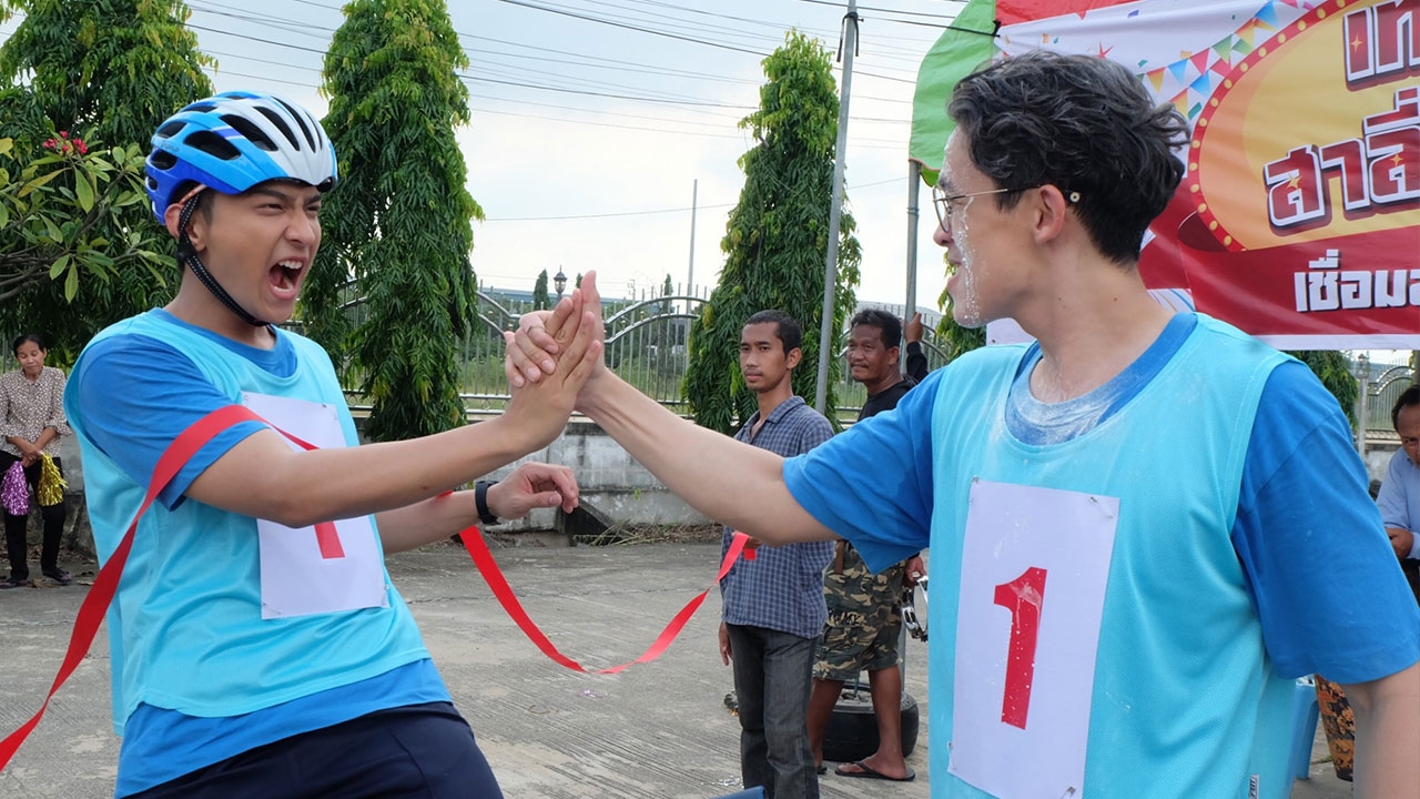 2 คู่หู "โหน-บอล" ทุ่มสุดตัวยอมเลอะโคลน เล่นไม่ห่วงหล่อ ใน "สายเปล"