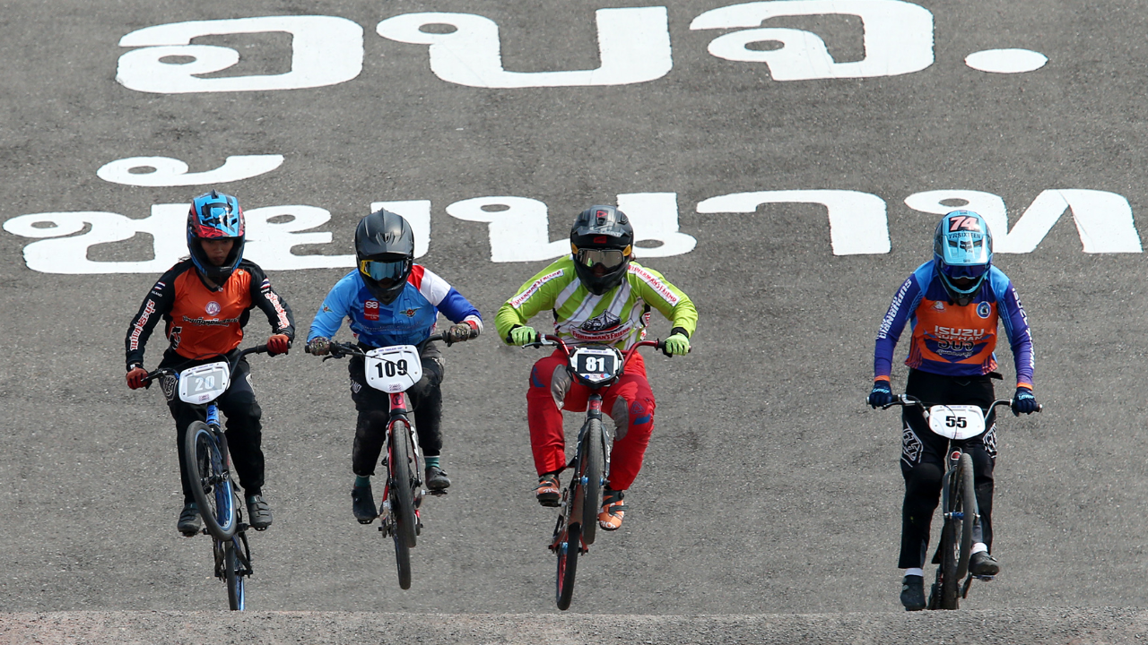 "ชัยนาท" ยินดีต้อนรับนักปั่น BMX ชิงแชมป์ประเทศไทยสนาม 4 ระดับ C1