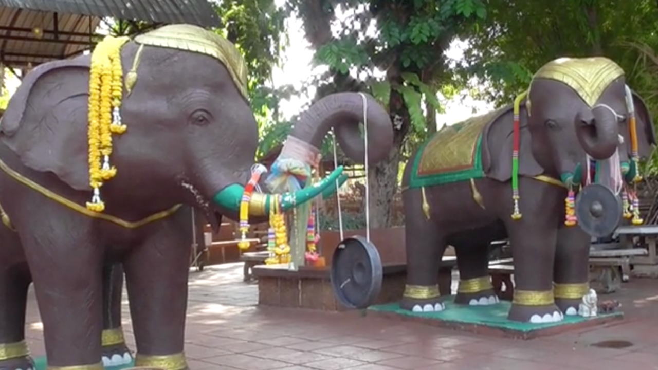 เคยถูกหวยหลายงวด ชาวบ้านแห่ขอ "เลขเด็ด" เจ้าพ่อปู่กู่ช้าง ลุ้นโชค 2/5/65