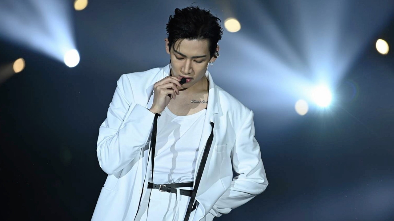 “แบมแบม” สาดสนุก “2ndPREMIUMLIVE_B” ซาบซึ้งน้ำตารินได้รดน้ำดำแม่จุ๋มบนเวที