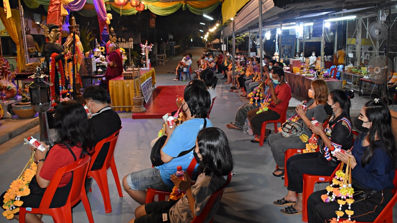 คนรักโชคแห่ร่วมพิธี เปิดทรัพย์รับโชค 5 ท้าวมหาเทพ ไม่ลืม "เลขเด็ด" ลุ้นรวย