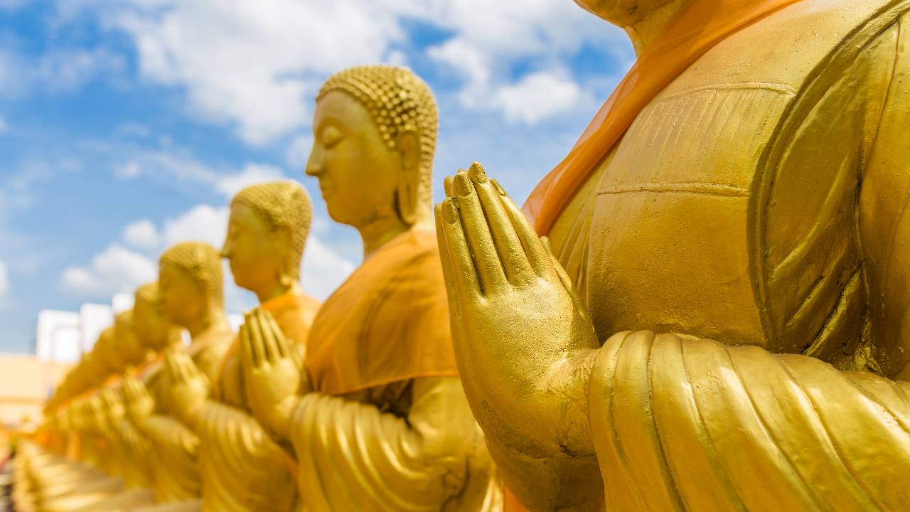 คาถาป้องกันภัย 10 ทิศ สวดทุกวัน ป้องกันสิ่งชั่วร้าย เสริมมงคลชีวิต