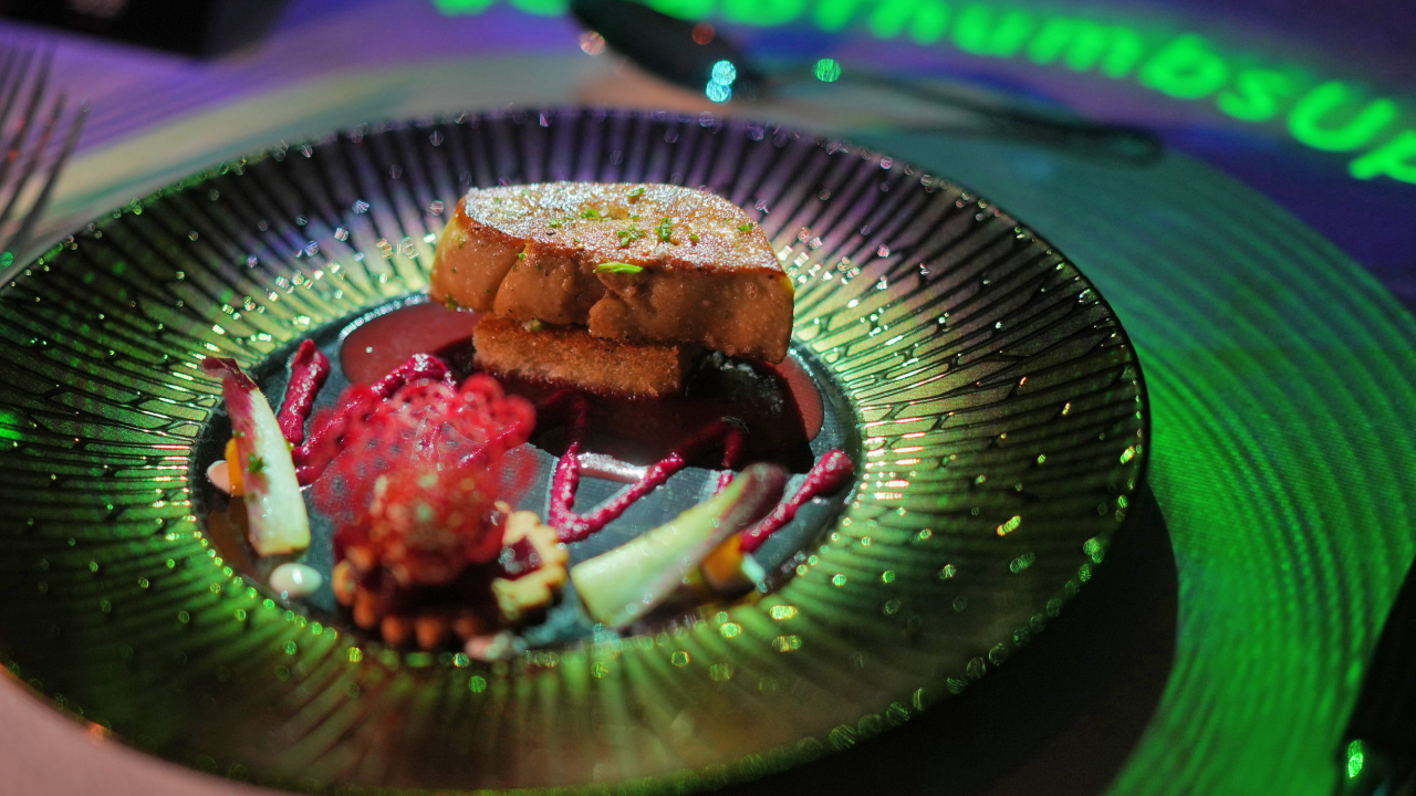 เสพงานศิลป์บนจานอาหารไปกับ GrabThumbsUp x Awakening Bangkok