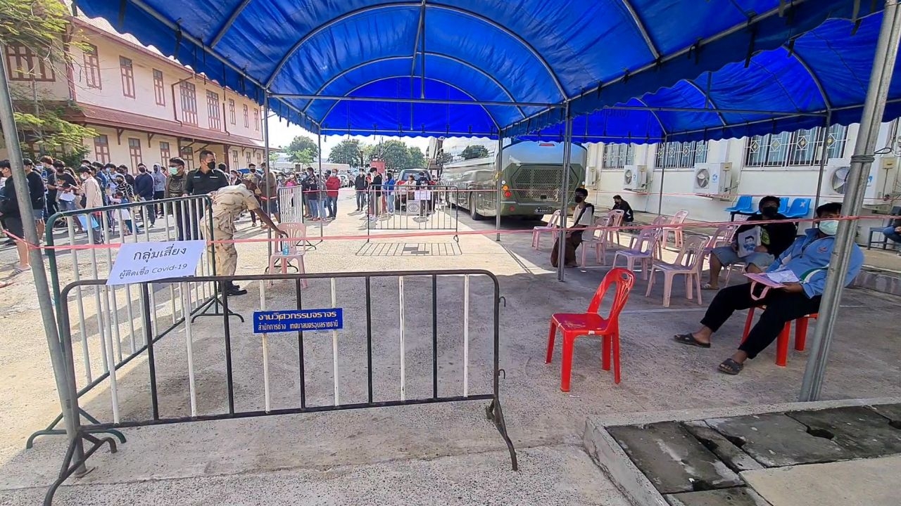 คัดเลืออกทหารอุบลฯ คุมเข้มกลุ่มเสี่ยง ส่วนยอดโควิดติดเพิ่มกว่า 2 พันราย