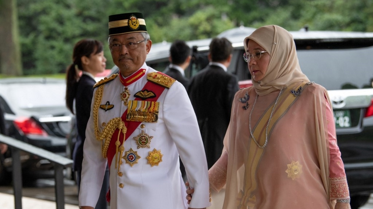 สำนักพระราชวัง ยืนยัน กษัตริย์ และราชินีแห่งมาเลเซีย ทรงติดโควิด-19