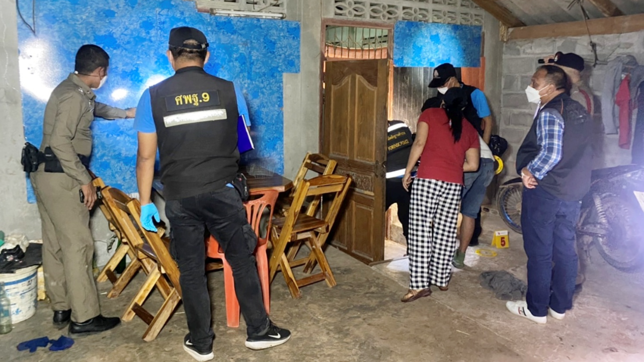 พัทลุงโหด รัวอาก้าถล่มบ้านที่กงหรา ตาย 1 เจ็บ 1 พุ่งอริเก่า-ล่ามือปืน