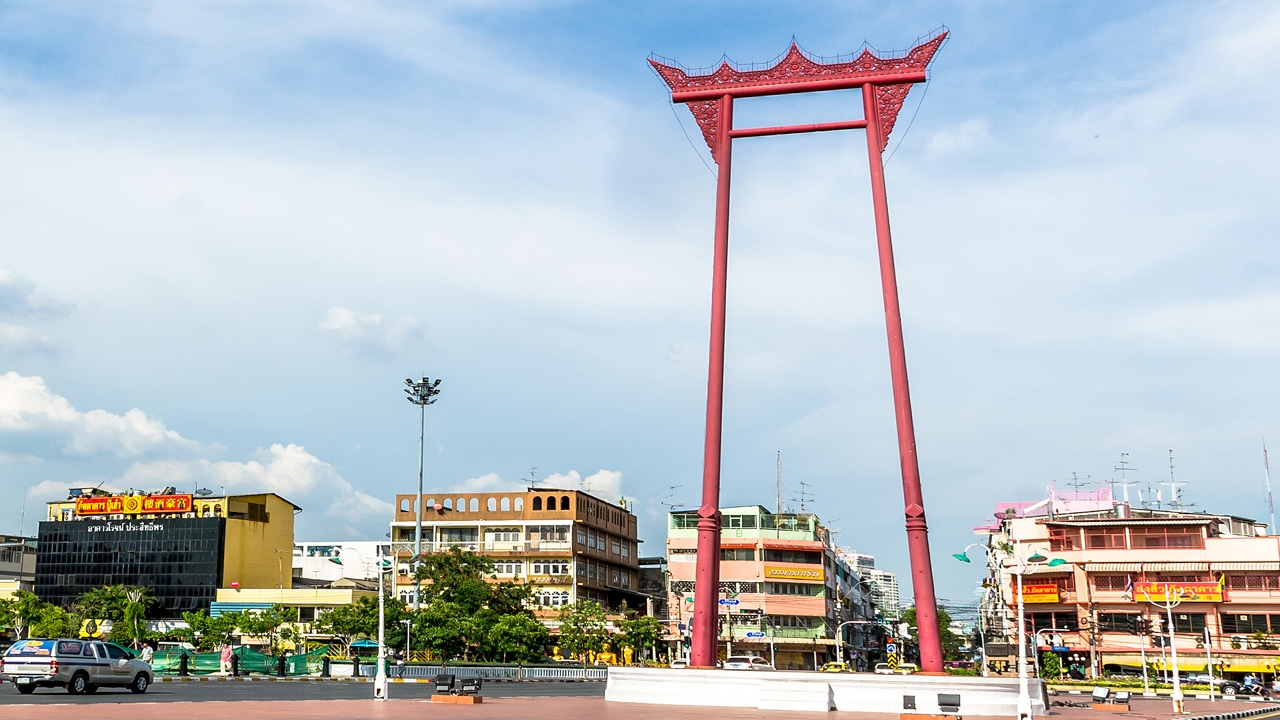 ศึกชิง “เสาชิงช้า”