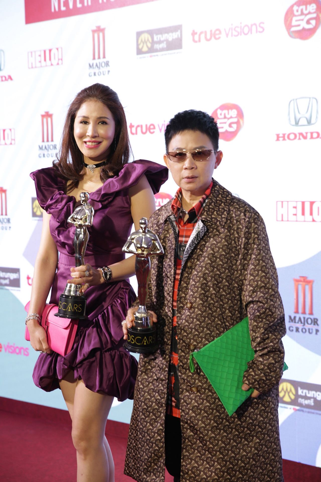 ทัชชารตี ณ ระนอง และ นุชนาถ ระวีแสงสูรย์