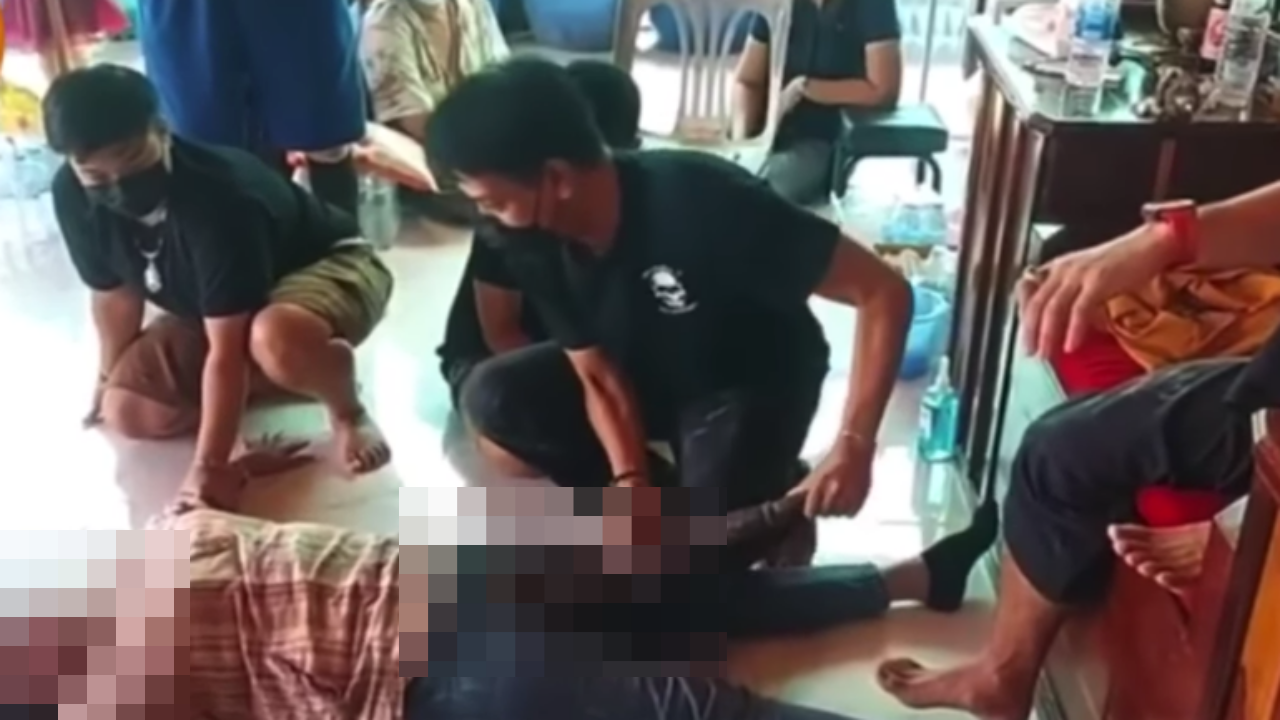 วิจารณ์สนั่น พิลึกพิธีไล่ผี ขุนกวี ให้ศิษย์ใช้กระบองจิ้มของสงวนสาว (คลิป)