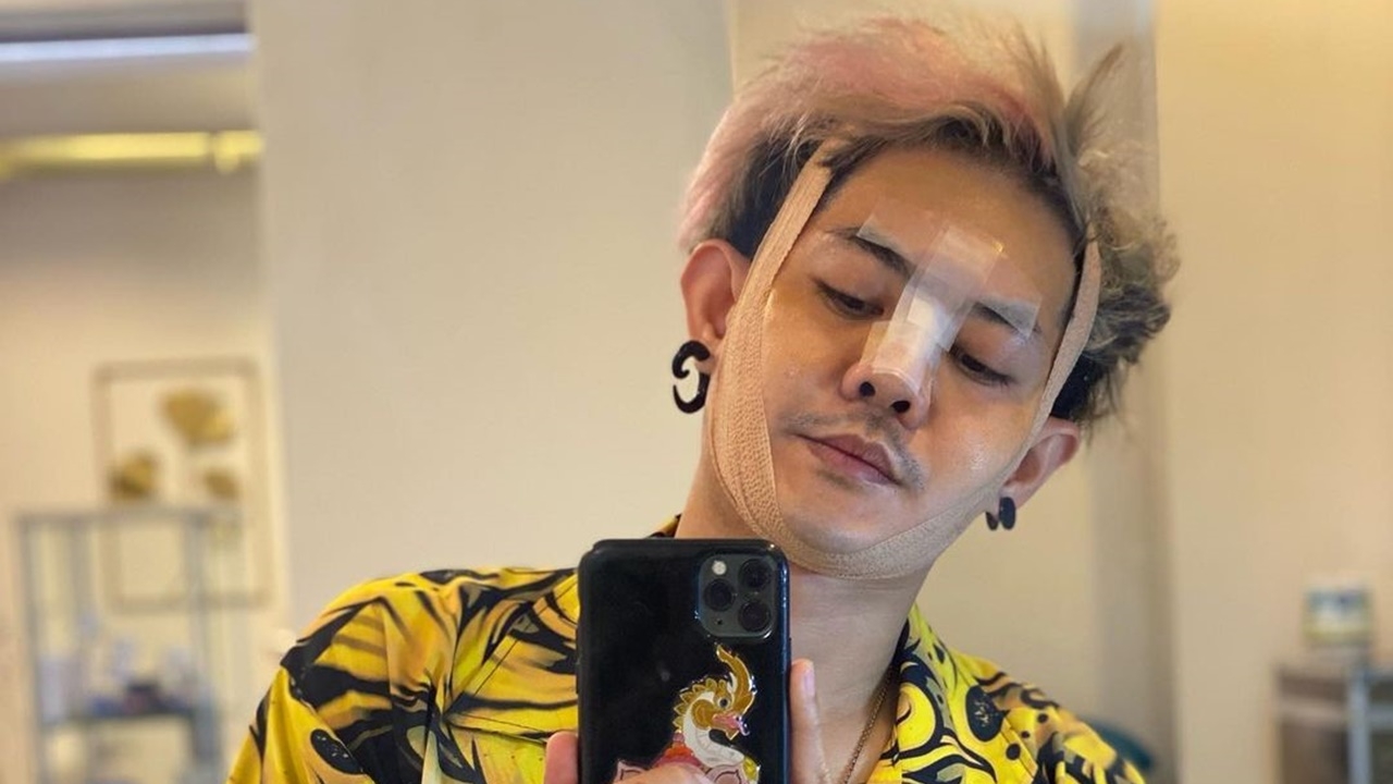 นักร้องหนุ่มดัง เก่ง ธชย ขึ้นเขียงเสริมหล่อ แฟนๆ รอชมความปัง