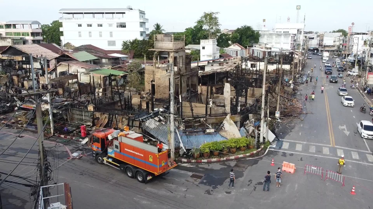 เสียหายหลายร้อยล้าน ไฟไหม้กลางเมืองปราจีนบุรี ร้านส.ส.วอดด้วย