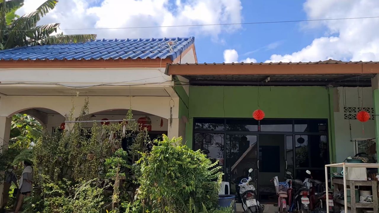 ญาติหนุ่มปาระเบิดใส่เพื่อนบ้าน ขอจบเท่านี้ ด้านคู่กรณีเผยมีปัญหามานาน