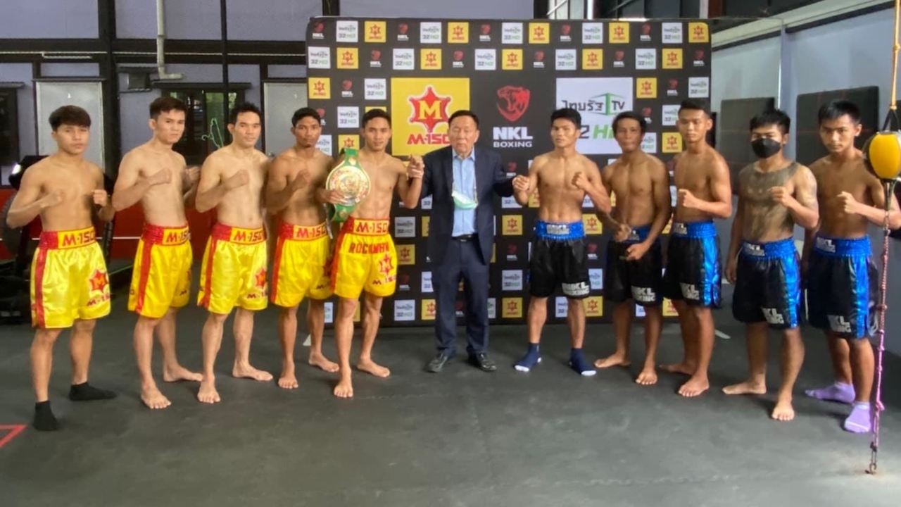 นวพล” หมัดหนัก อุ่นชนะทีเคโอ "ร่มเกล้า" ยก 4 ศึก NKL BOXING