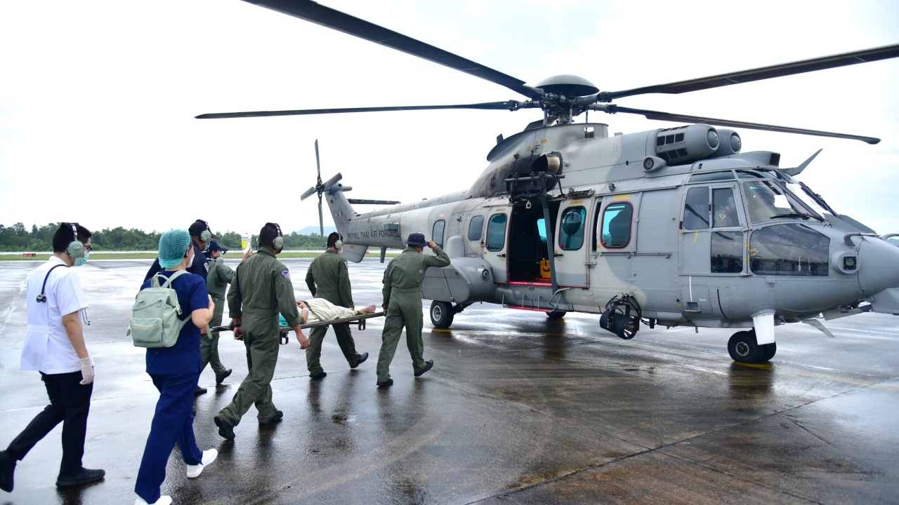 กองบิน 7 ส่ง ฮ.EC-725 ช่วยย้ายผู้ป่วยฉุกเฉินจาก รพ.ระนอง สู่ รพ.ตรัง
