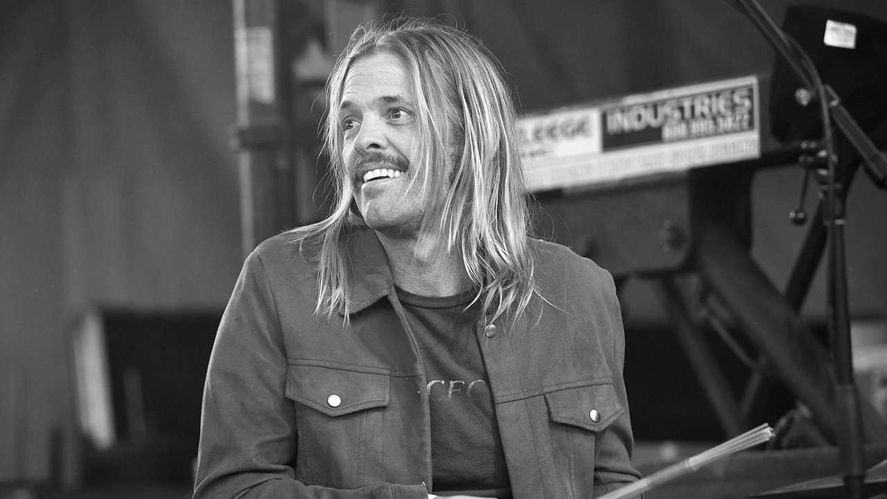 ชาวร็อกเศร้า "Taylor Hawkins" มือกลอง Foo Fighters เสียชีวิตในวัย 50 ปี 