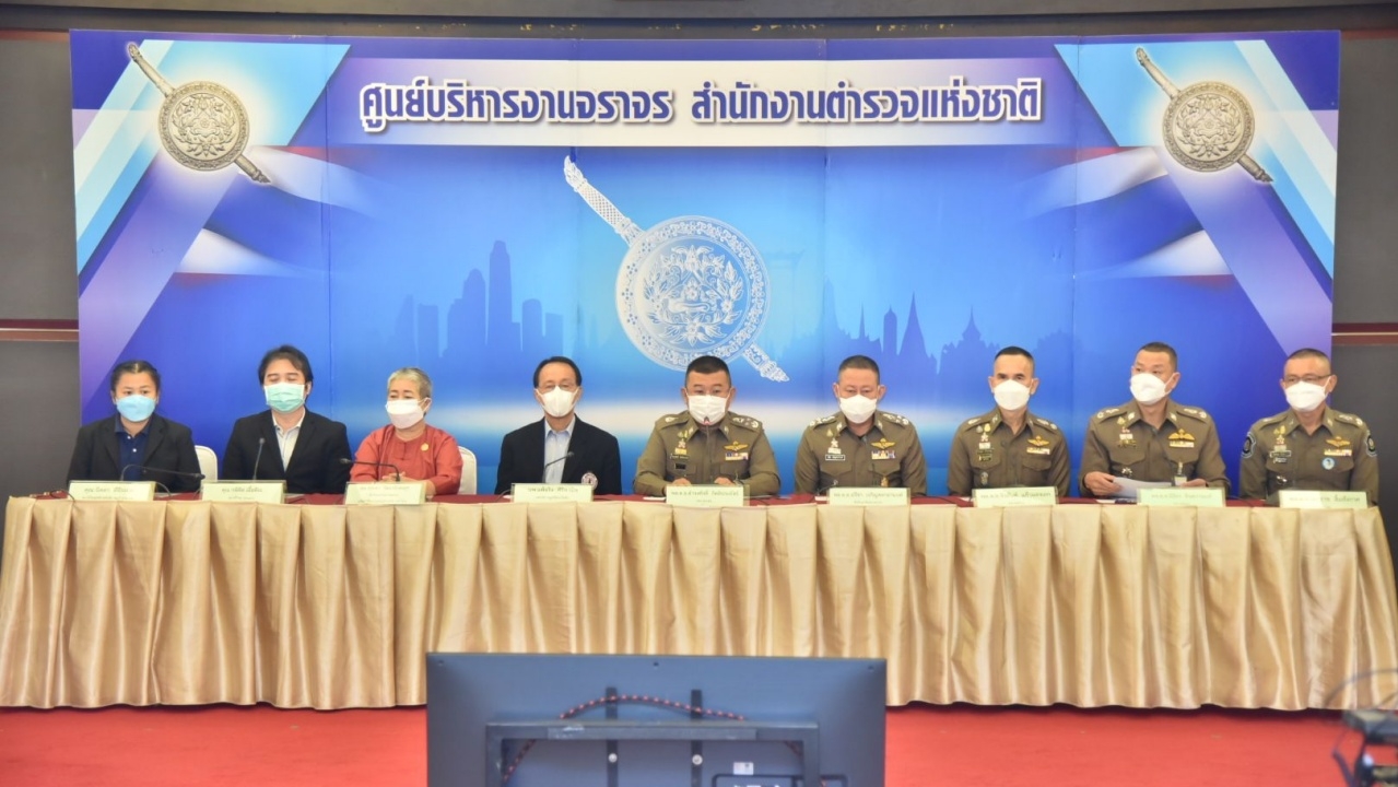 "บิ๊กเด่น" เปิดศูนย์ลดอุบัติเหตุดูแลช่วงสงกรานต์ พร้อมผุดอาสาตาจราจร