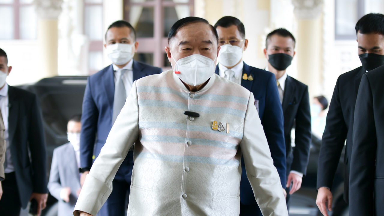 “บิ๊กป้อม” โว พปชร. แข็งโป๊กไม่ต้องเสริม มั่นใจปัญหาเรือดำน้ำเคลียร์ได้