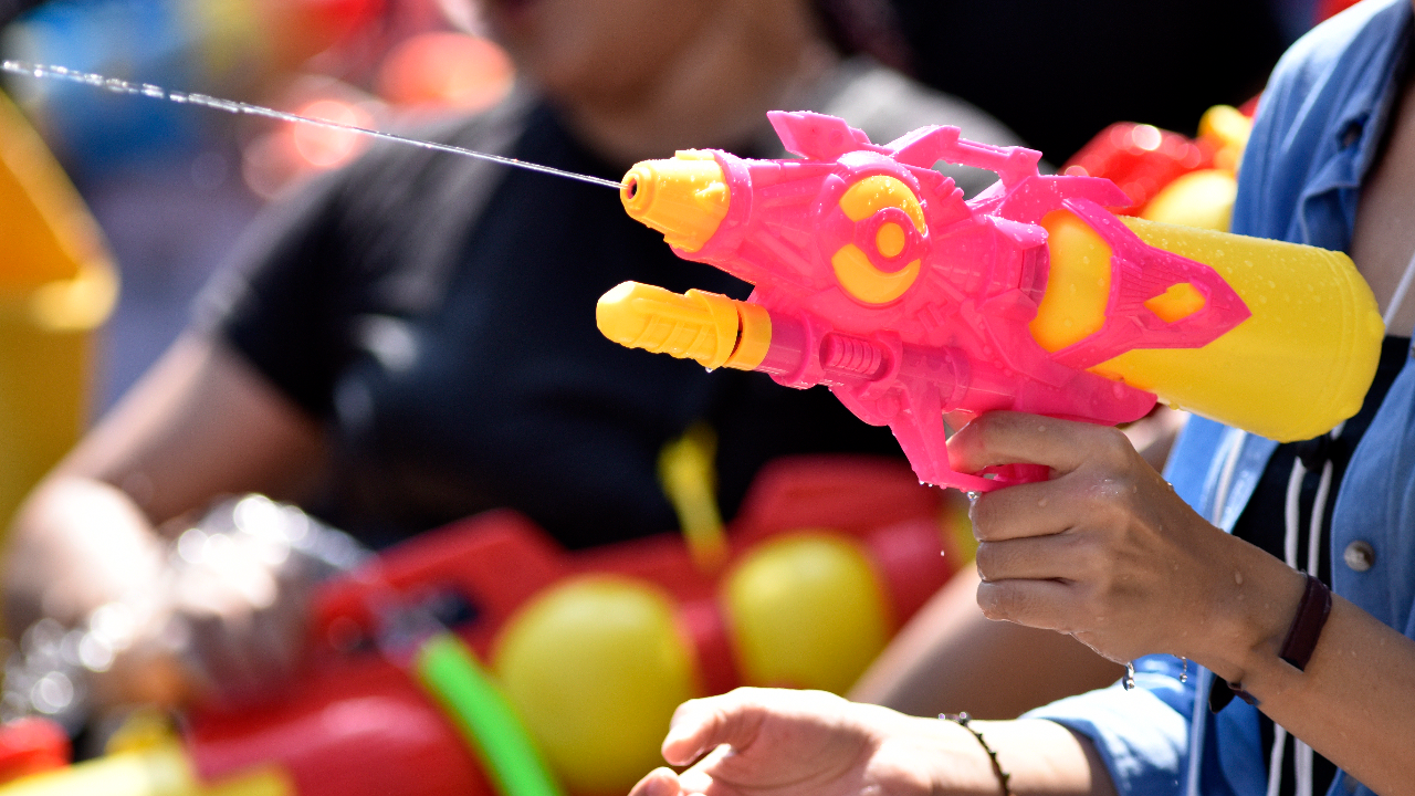 ชี้เป้าสงกรานต์ออนไลน์ 2565 สาดน้ำทิพย์แบบไม่ต้องเสี่ยงโควิด