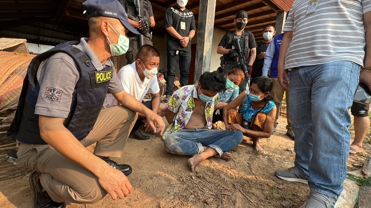 จับแล้วลูกโหดยิงพ่อดับ ลุง-หลานสาหัส อ้างแค้นสะสม พบเพิ่งเสพยาบ้า