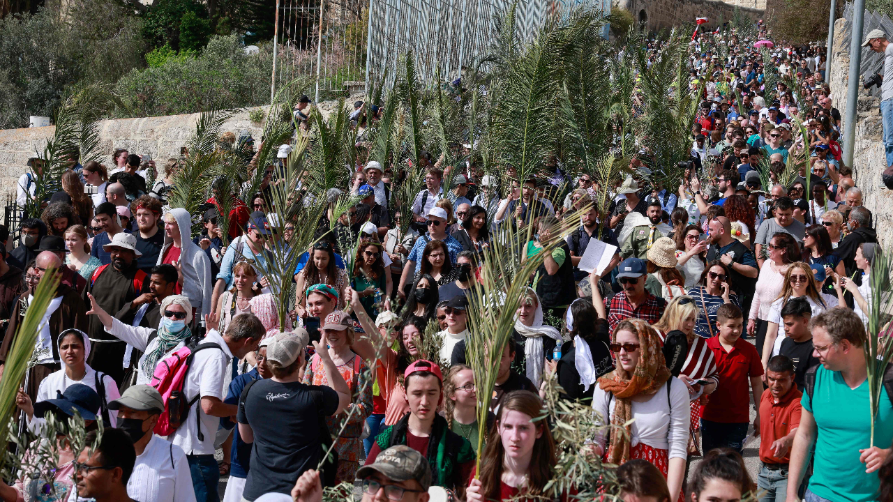 คริสต์ศาสนิกชนทั่วโลกร่วมเฉลิมฉลองวัน "ปาล์ม ซันเดย์"  