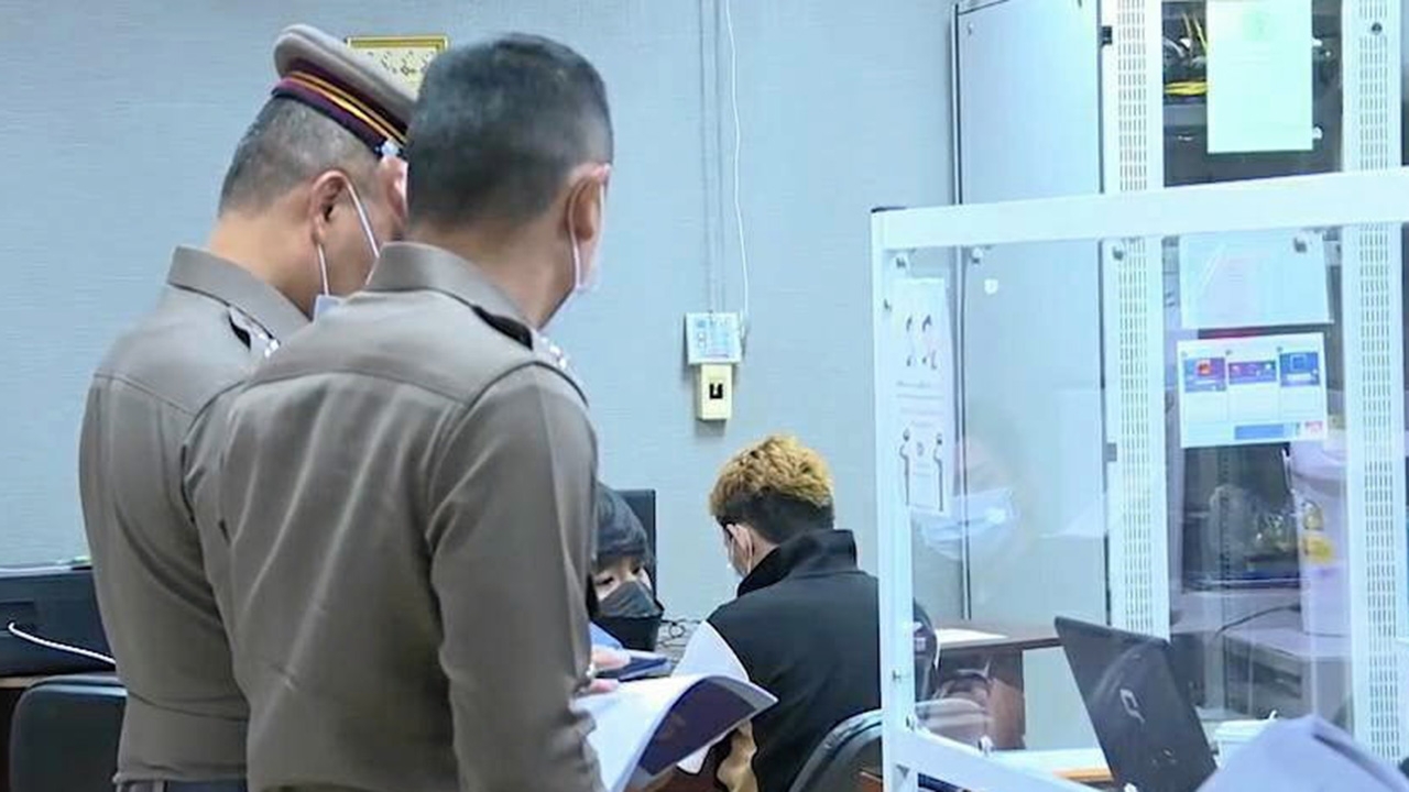 ปาบึม ร.1ทม.รอ.บ้านพัก "บิ๊กตู่" จับแล้ว 3 ล่าอีก 4 อัยการฟ้องธนาธรผิด112