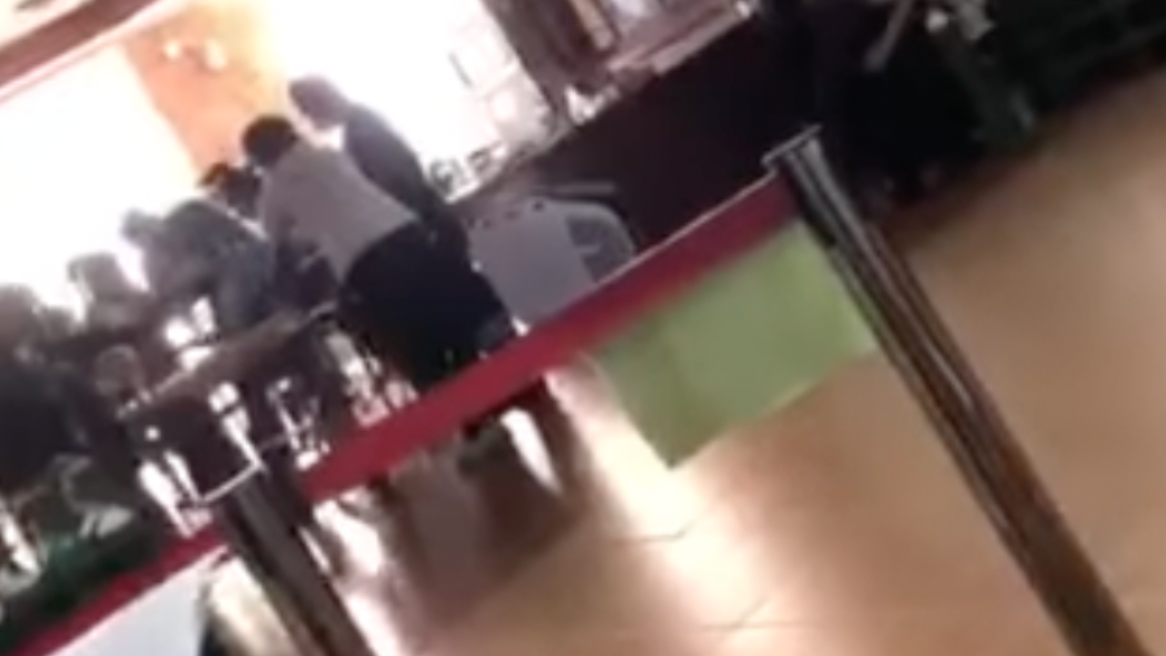 โซเชียลแชร์คลิป อ้าง "จอนนี่มือปราบ" โวยลั่น รพ. เร่งเจ้าหน้าที่รับลูก