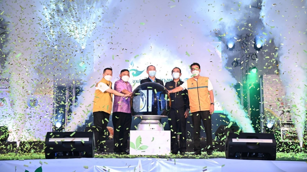 "เฉลิมชัย" จ่อดันเมืองคอน เป็นเมืองแห่งนวัตกรรมยางพาราของโลก