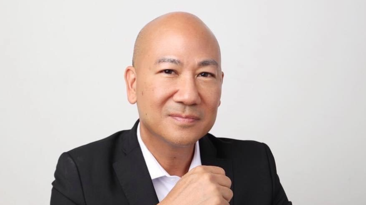 "พนิต" อัด "ช่อ" หนุนชุมนุมได้ทุกที่ หวังคะแนนม็อบสามนิ้วช่วย "วิโรจน์"