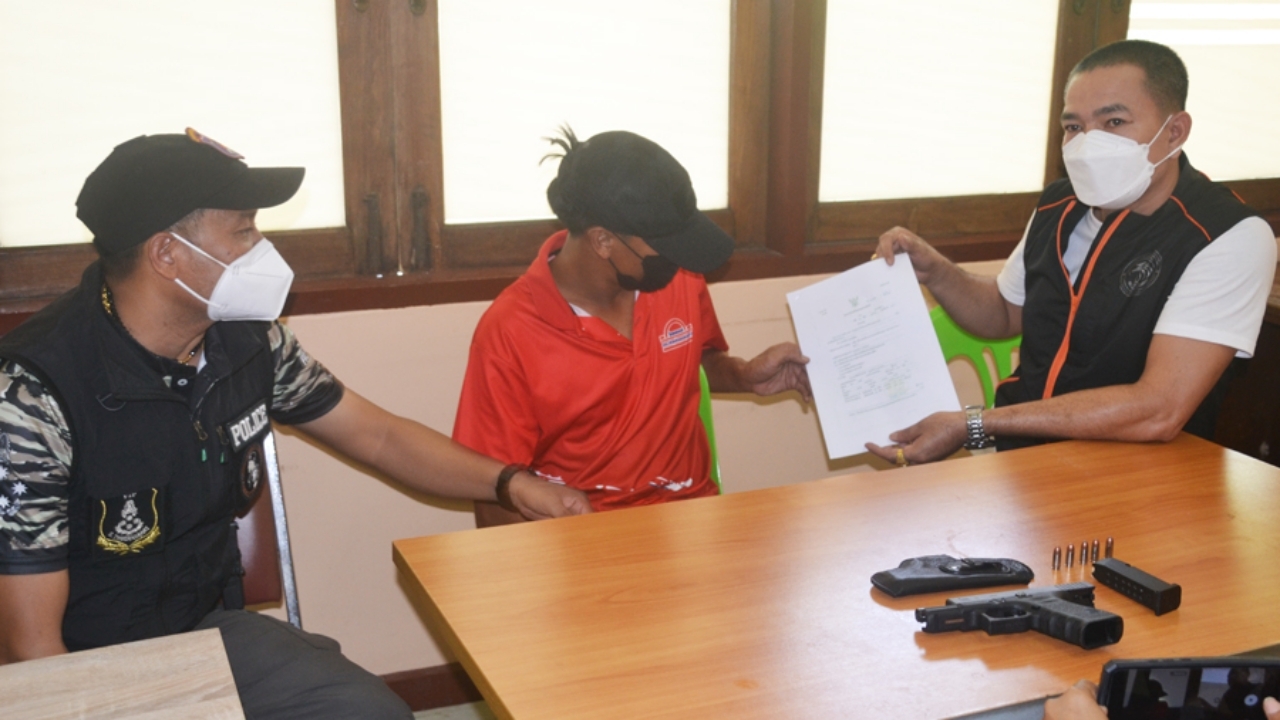 มือยิงสารวัตรกำนันคนดังมอบตัวแล้ว แค้นโดนข่มเหง ด่าทอ "เคยต่อยหน้าพ่อ"