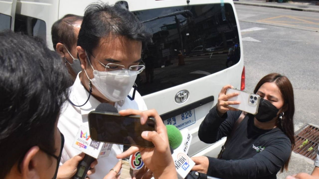 "ปริญญ์" มาถึงศาล ยืนยันตนเองบริสุทธิ์และเชื่อมั่นในกระบวนยุติธรรม 