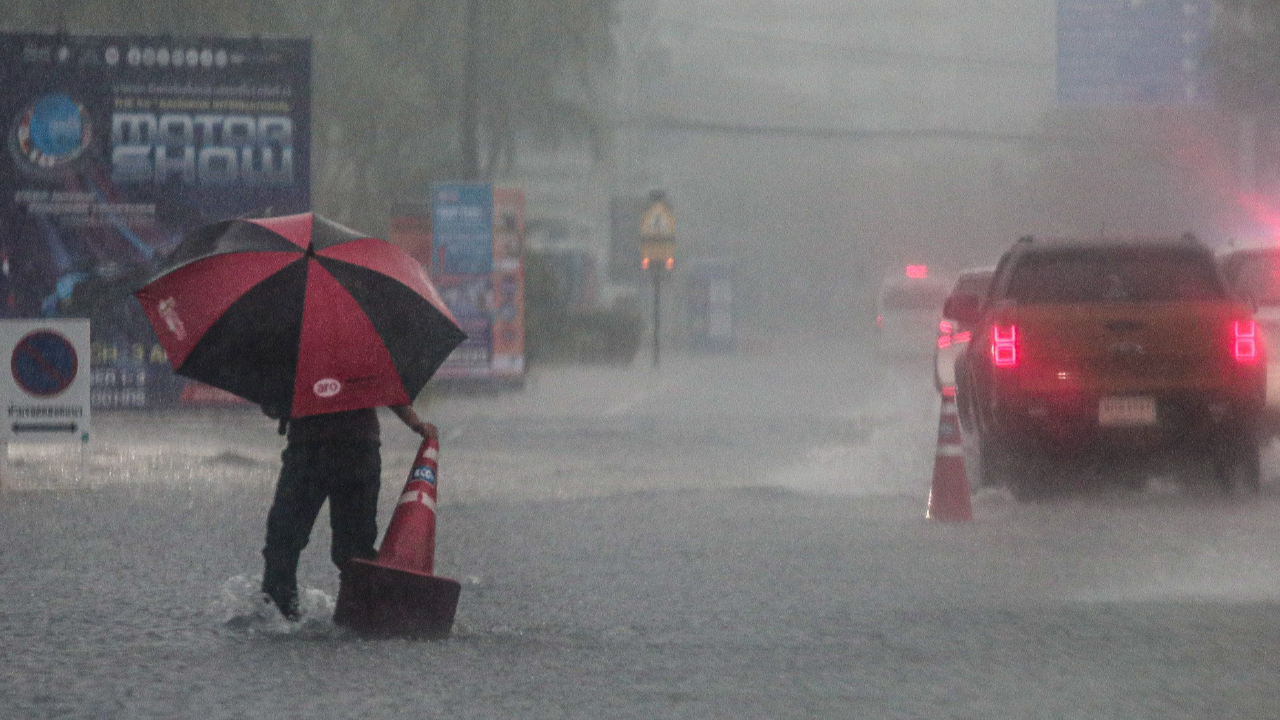 ปภ.เตือนเหนือ-กลาง-อีสาน-กทม.รับมือพายุฤดูร้อน 16 – 18 เม.ย.นี้