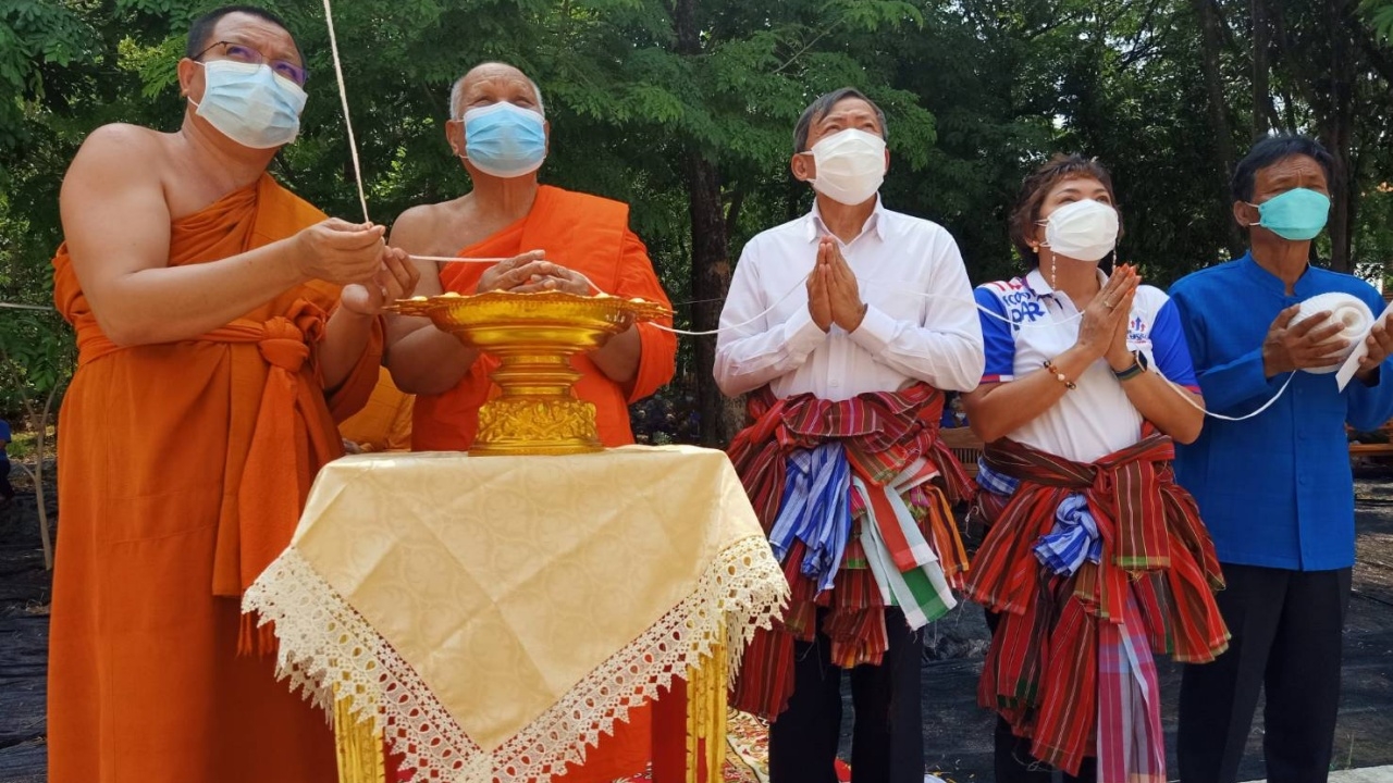 "แม่ใหญ่จิ๋ว" นำชาวสุรินทร์เปิดป้ายสมโภช พระประจำบ้านเกิด สุดยิ่งใหญ่