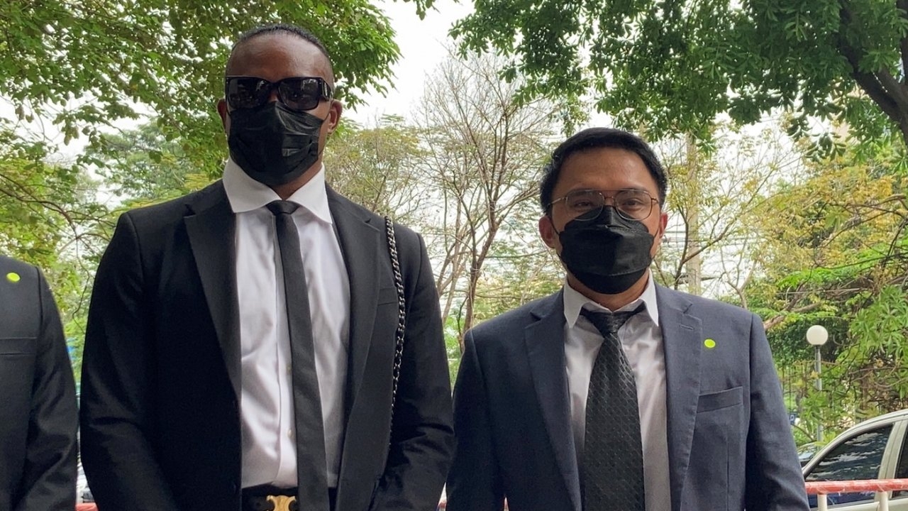 ศาลเลื่อนสืบพยาน รัศมีแข-มดดำ คดีหมิ่นประมาท ไฮโซแชมป์ เป็น 25 เม.ย.65