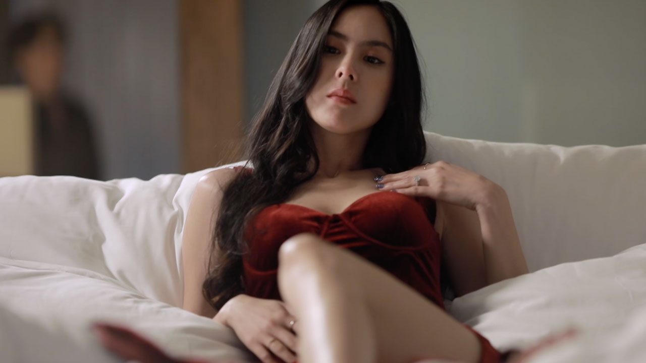 พีค แอบเลี้ยงต้อยเด็กบาร์โฮส เป้ เดือดจัดเจอเองกับตา ใน "เพลงบินใบงิ้ว"