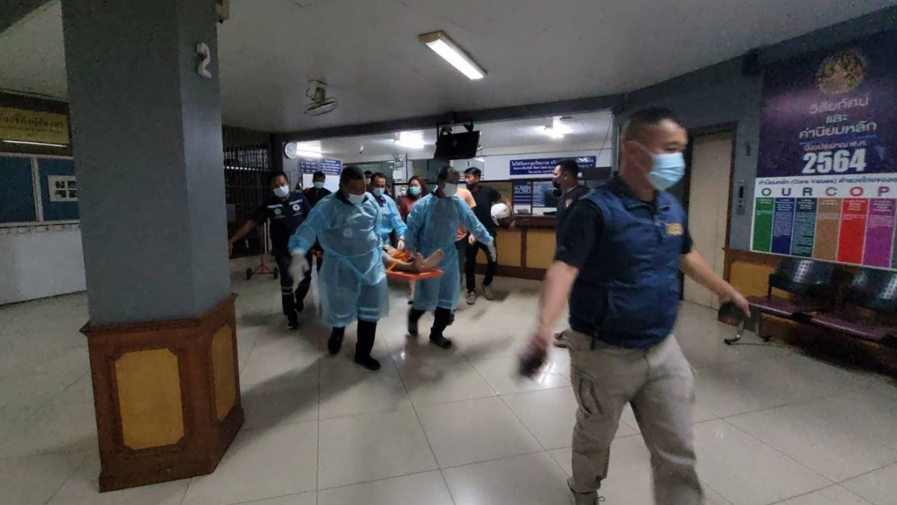 ผู้ต้องหาพยายามผูกคอในห้องขัง สภ.เมืองสมุทรปราการ ช่วยปั๊มทันนำส่ง รพ.