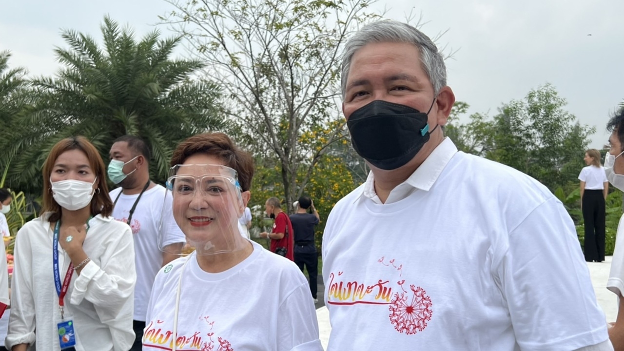 รุ่นใหญ่ขอเคลียร์ หลังโดนทัวร์ลง ปมฉะดารารุ่นน้องไม่มีสัมมาคารวะ 