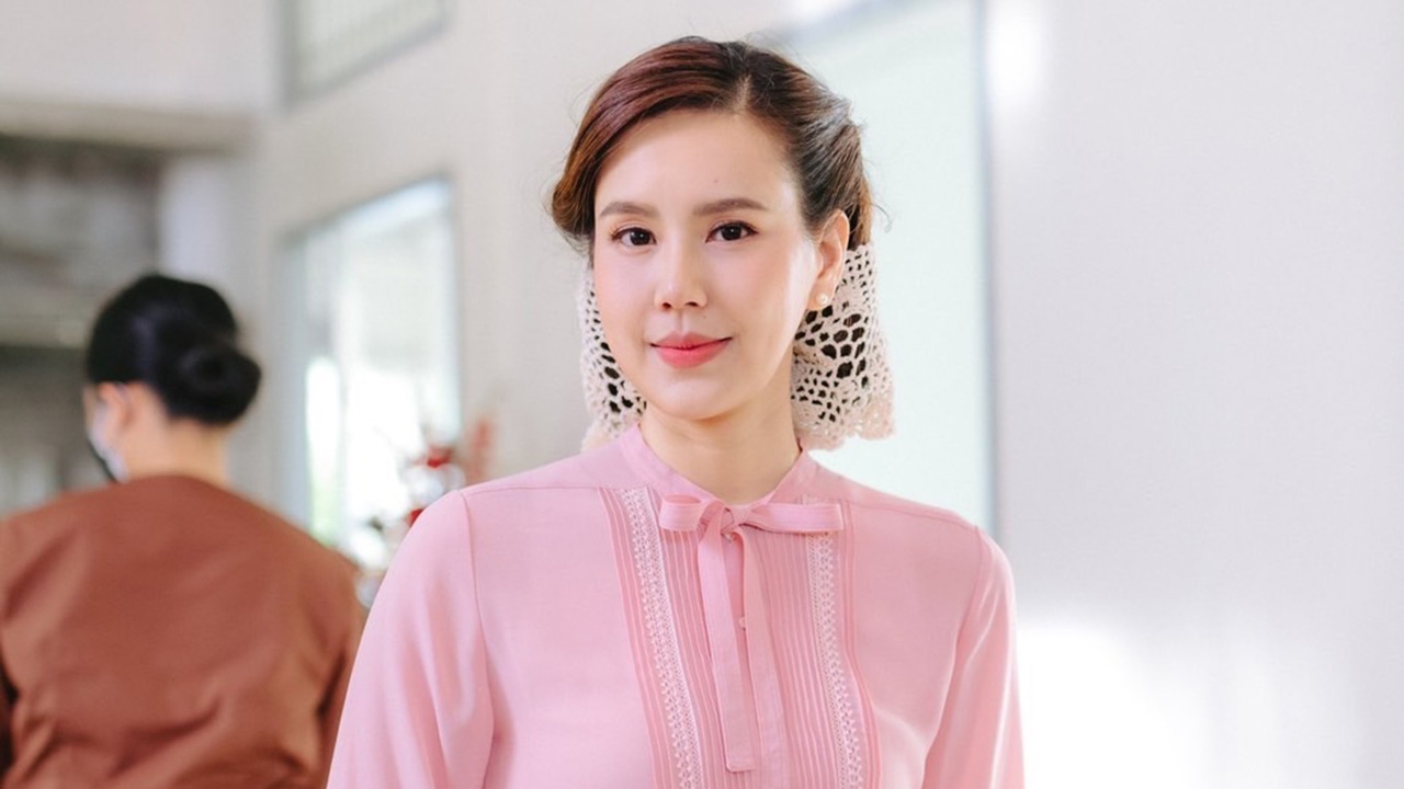 “เจี๊ยบ พิจิตตรา“ สวยสง่าสมบท "หม่อมพวงนาค" มาพร้อมวลีเด็ด ใน "สร้อยสะบันงา"