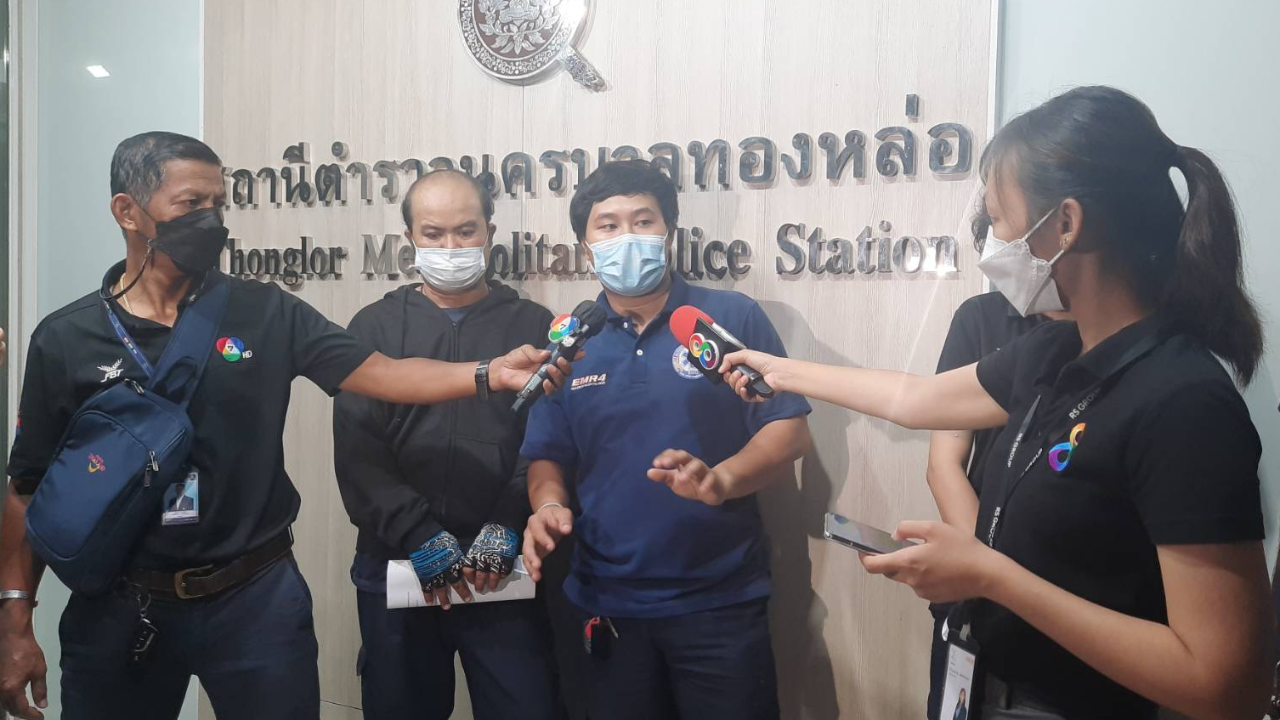 ตีกันอีกแล้ว "อาสาสมัคร-พนง.ประจำ" มูลนิธิดัง ชกกัน-แย่งเคสคนเจ็บ