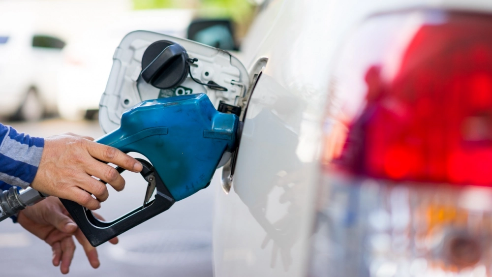 .ข่าวดีคนใช้รถ พรุ่งนี้ปรับลด ราคาน้ำมัน กลุ่มแก๊สโซฮอล์ 40 สต..