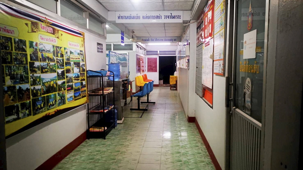 พ่อเหยื่อ "ยัดกล่อง" เชื่อลูกสาวถูกข่มขืน ตร.สอบไอ้โหดค้นห้องหาหลักฐาน