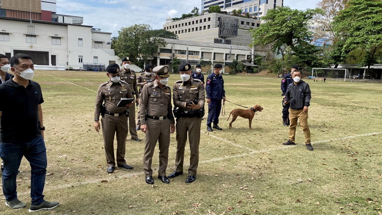 หมายจับ 2 ศิษย์เก่าอุเทนถวาย คลิปเห็นชัด ยิงปืนขึ้นฟ้า 