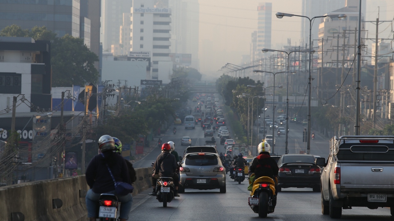 เช้านี้อ่วม ค่าฝุ่น PM 2.5 พุ่งเกินมาตรฐาน 22 พื้นที่ เริ่มกระทบสุขภาพ