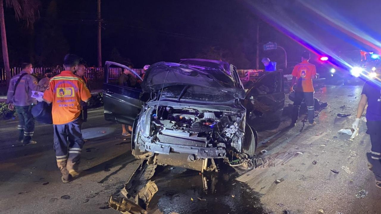 เอชอาร์วีเสียหลักพุ่งชน จยย.2 สาวตายคาถนนบางขุนเทียนชายทะเล