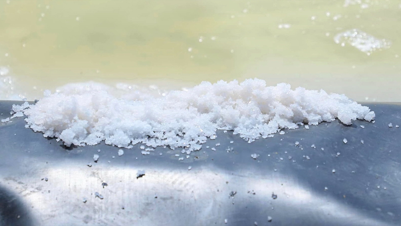 ยกระดับแปลงนาเกลือ ผลิตเกลือขาวไร้เกลือดำ